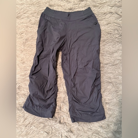 lululemon athletica Pants - Lululemon capri pants workout with pockets size 4 gray